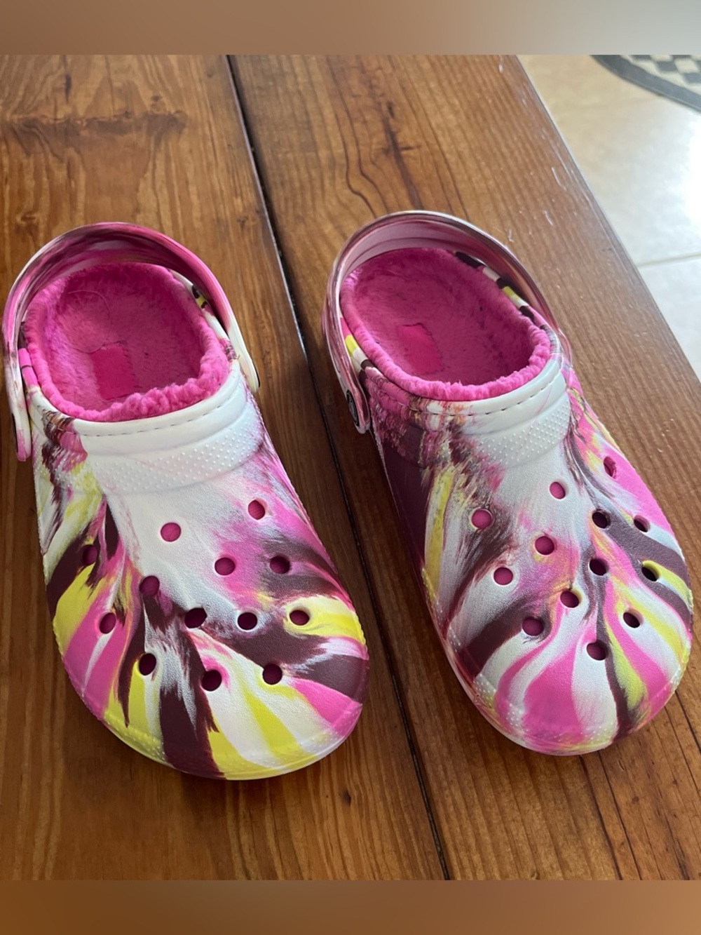 CROCS Kids' Pink, Yellow & White Swirl Fuzzy Lined Clogs